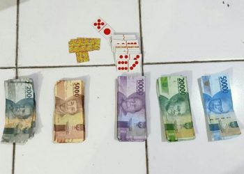 3 Wanita dan 2 Pria Kasak-Kusuk di Dalam Rumah di Bitung