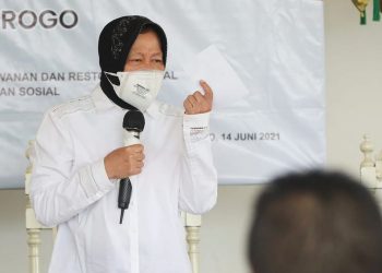 Risma Tegaskan Kemensos Hanya Salurkan Bansos Berdasarkan Data yang Diusulkan Pemda