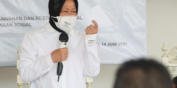 Risma Tegaskan Kemensos Hanya Salurkan Bansos Berdasarkan Data yang Diusulkan Pemda