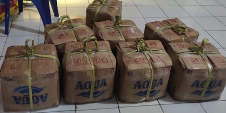 Penyelundupan Ratusan Liter Miras Cap Tikus ke Sorong Digagalkan Polsek KPS Bitung