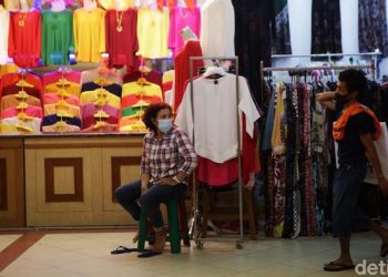 Kembali Dibuka, Pasar Tanah Abang Masih Sepi Pengunjung