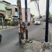 3 Tahun Berlalu, Tiang-tiang Makan Jl WR Supratman Ciputat Belum Dipindah