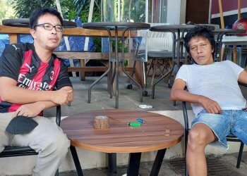 Adian Kaos Oblong Putih bersama Awak Media PIKI Channels