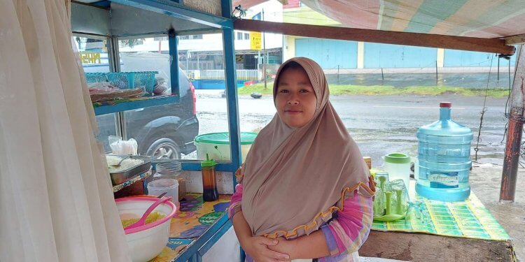 Andita Yang Sementara Berjualan