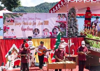 Kolintang dan Gitar Mama mengiringi ibadah Natal KKPGA Rayon Bitung