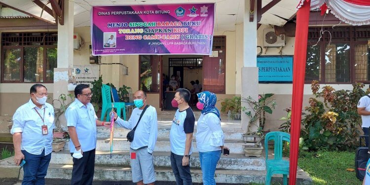 Walikota Bitung Ir Maurits Mantiri, MM di Coffee Morning Dinas Perpustakaan