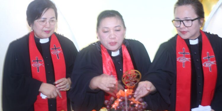 Pdt Joice Sondakh, Pdt Maydie Suoth dan Pdt Ria Luntungan