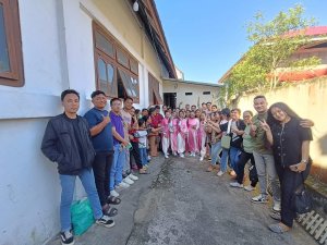 Para supporter yang turut mendukung Team tarian kreatif