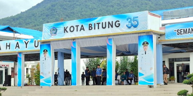 Apel Perdana Pemkot Bitung, Pembina Upacara Walikota Bitung, Hengky Honandar, SE